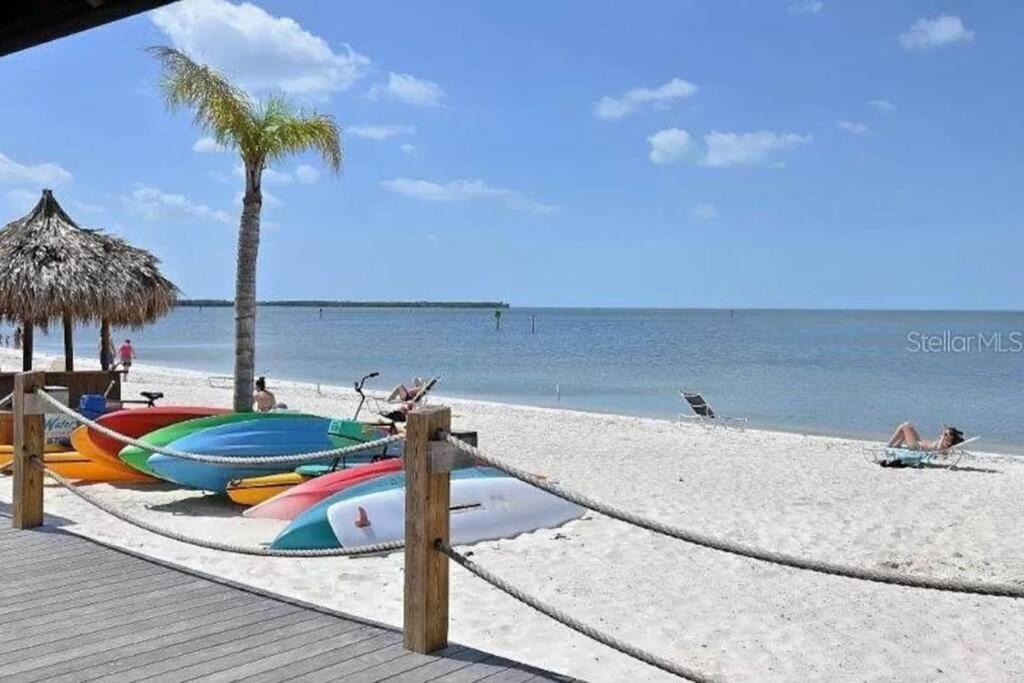 Manatee, Studio202, Beach Steps Away! Pool+Wifi Ruskin Esterno foto