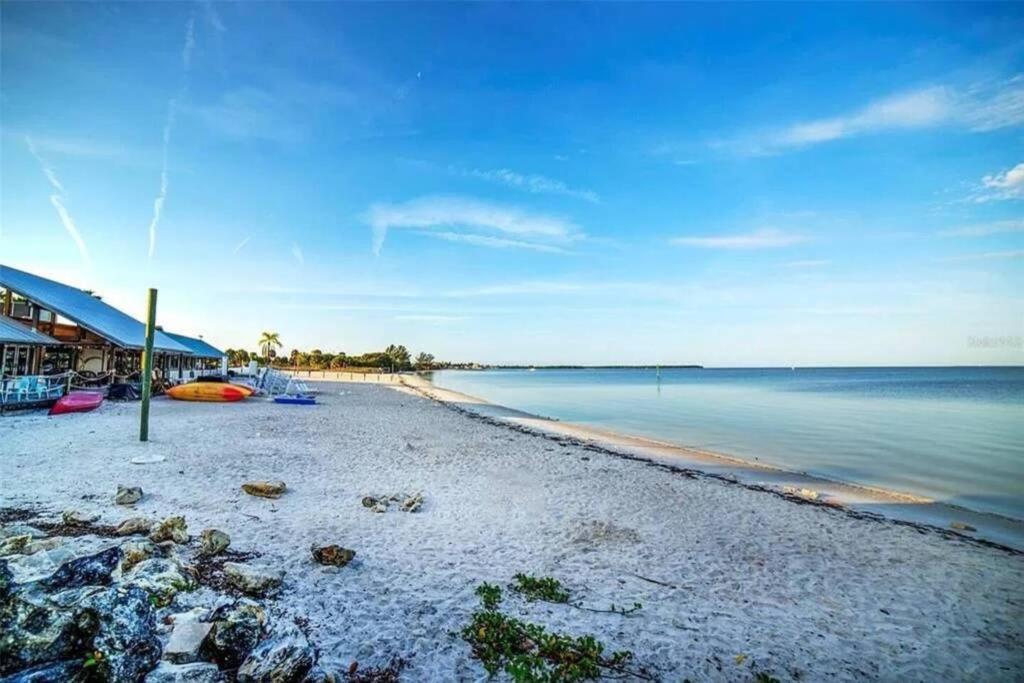 Manatee, Studio202, Beach Steps Away! Pool+Wifi Ruskin Esterno foto