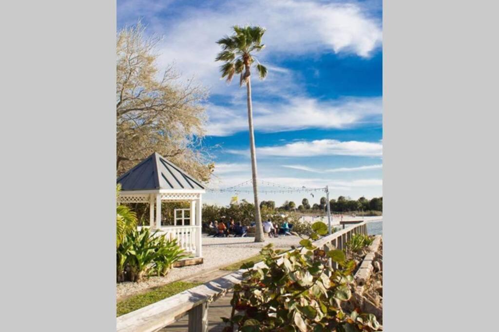 Manatee, Studio202, Beach Steps Away! Pool+Wifi Ruskin Esterno foto